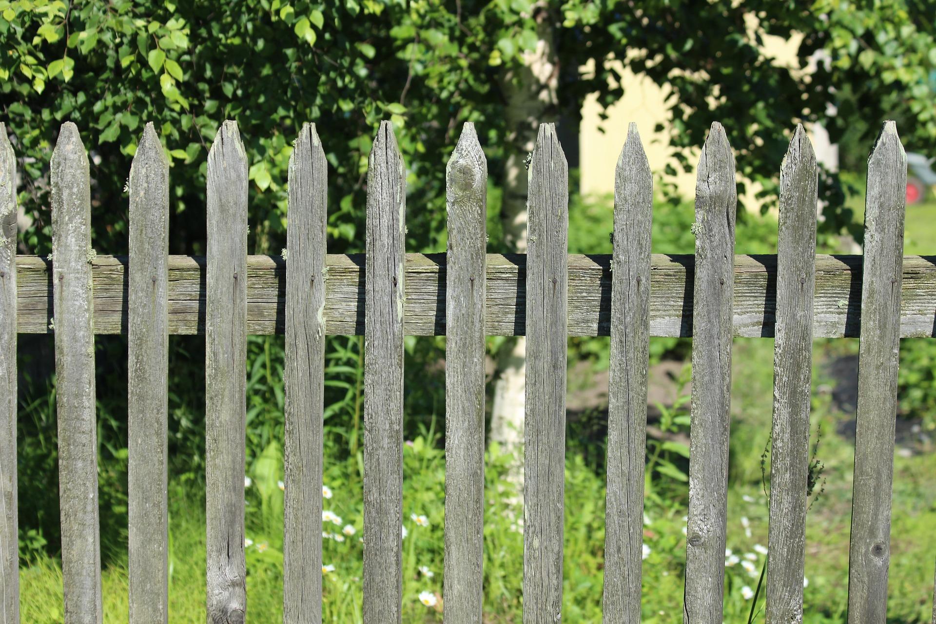 How To Plan For A Fence • Things to check before building garden fence ...